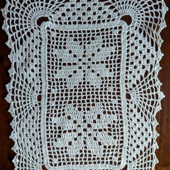 10% OFF Vintage 3-Piece Ecru-Coloured Doilies – c 1940s/1950s - Picture 3 of 8